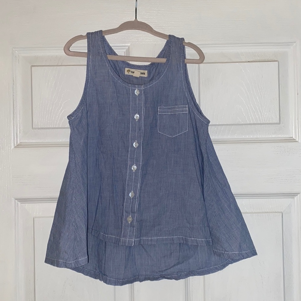 Tucker + Tate Sleeveless Button down shirt